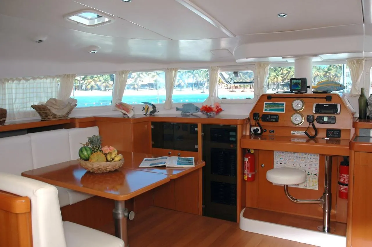 Catamaran Tao location